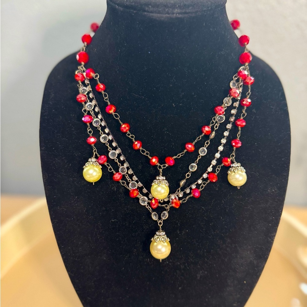 Elegant Pearl & Red Beaded Necklace-multi strand